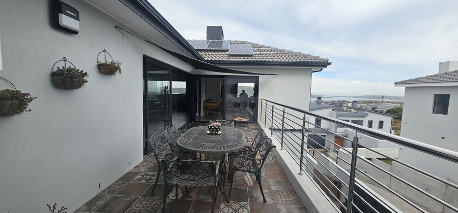 5 Bedroom Property for Sale in Myburgh Park Western Cape